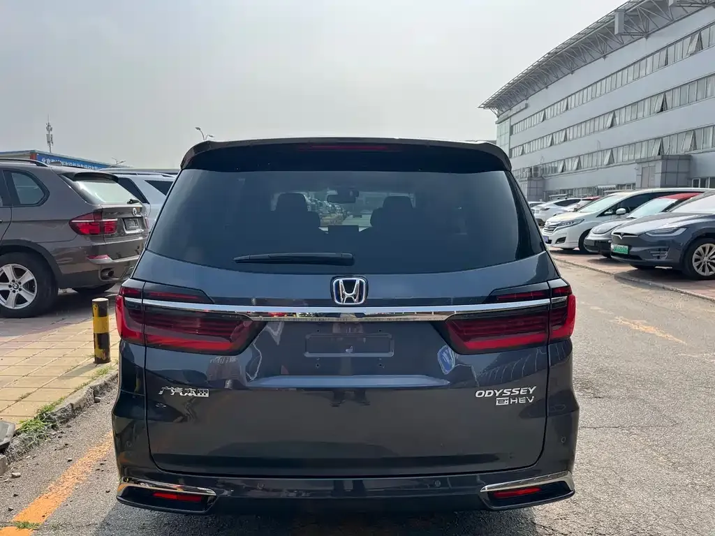 Honda Odyssey — фото 2