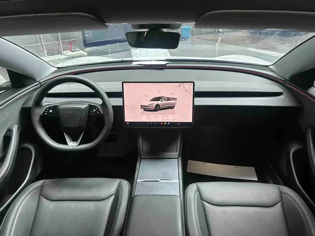 Tesla Model 3 — фото 10