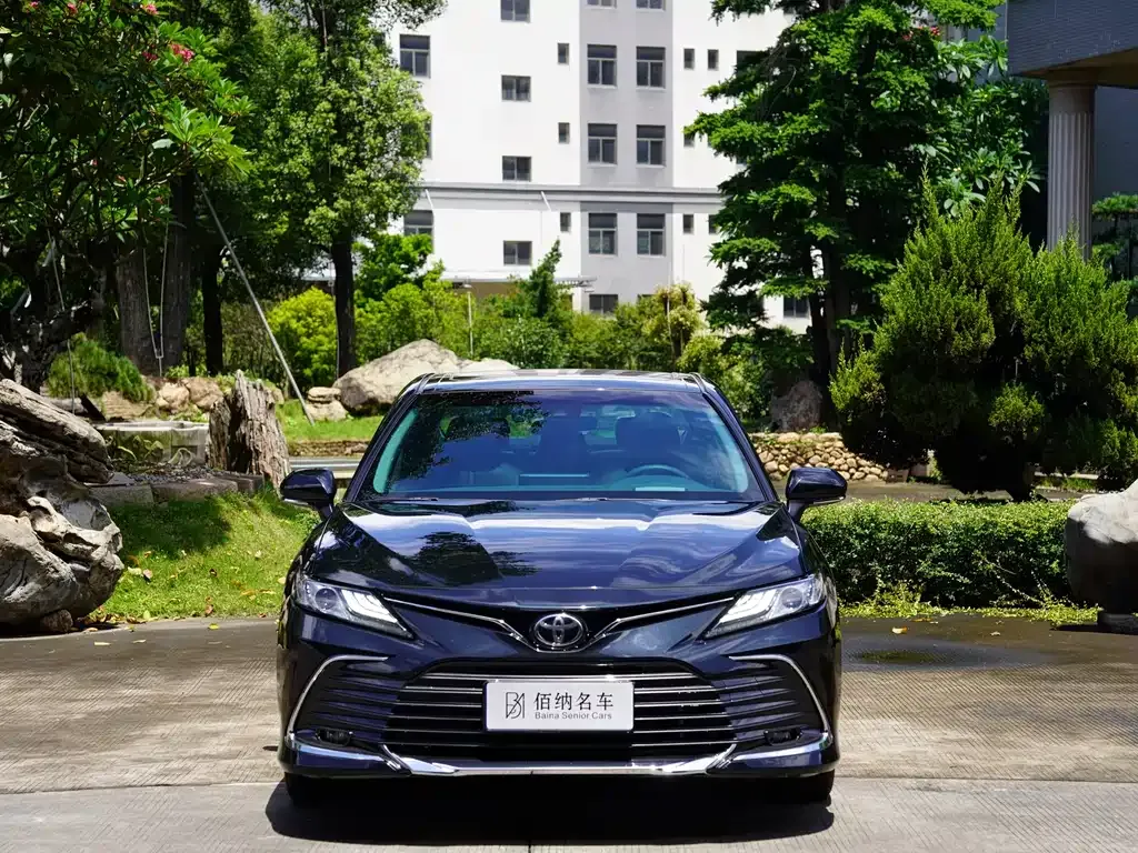 Toyota Camry — фото 10
