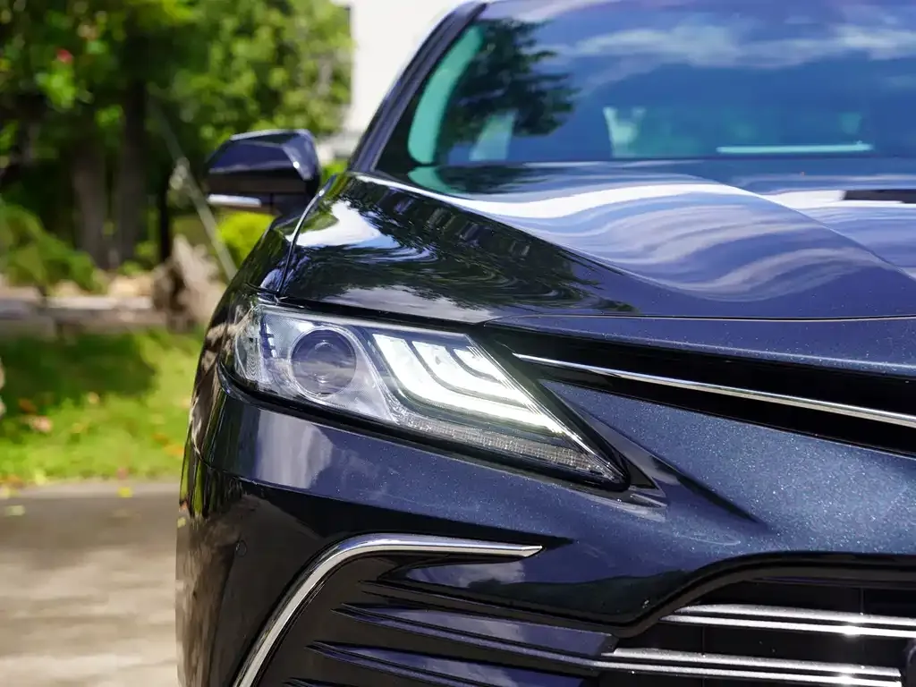 Toyota Camry — фото 3