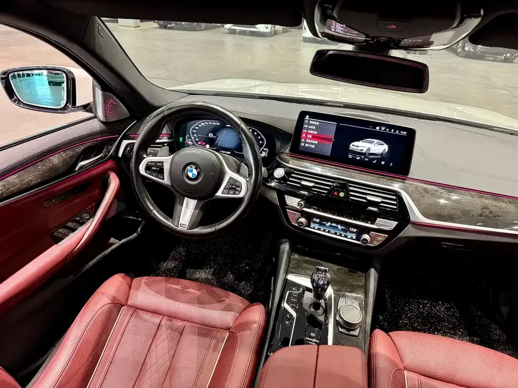 BMW 5 Series — фото 10