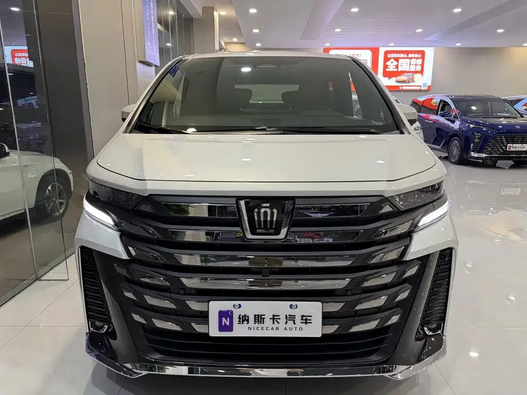 Toyota Vellfire — фото 4