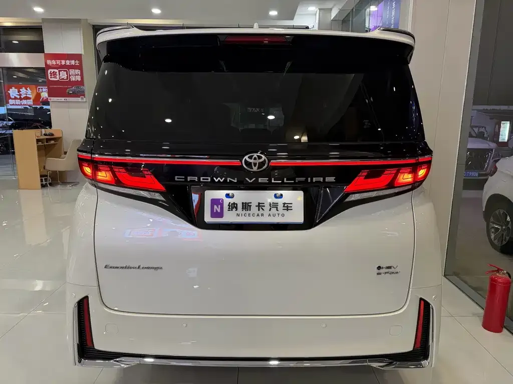 Toyota Vellfire — фото 7