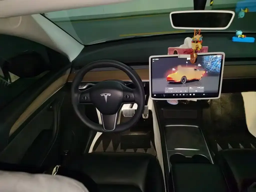 Tesla Model Y — фото 3