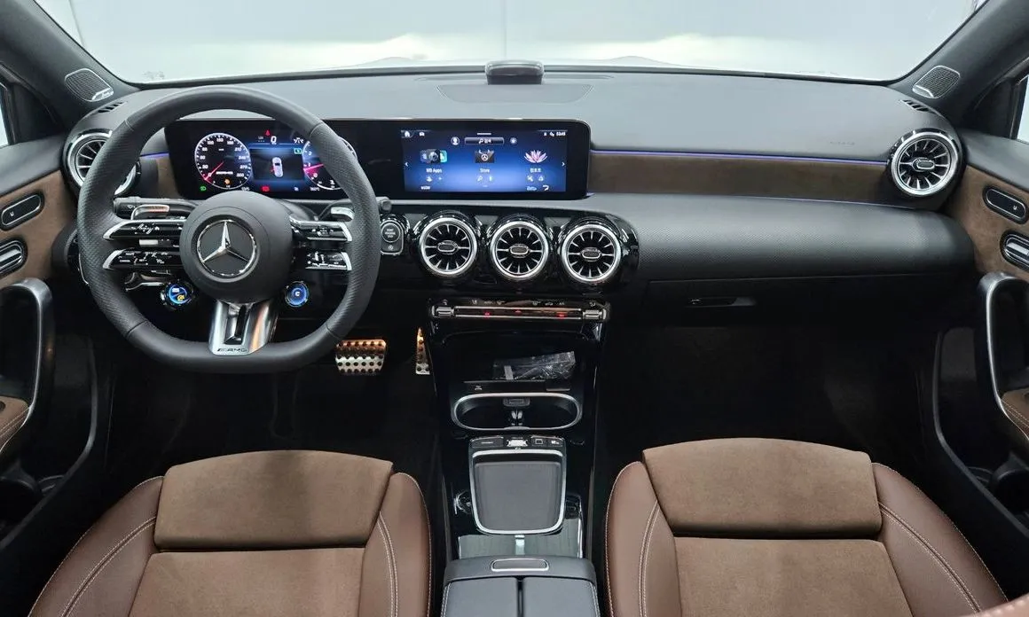 Mercedes-Benz A-Class — фото 10