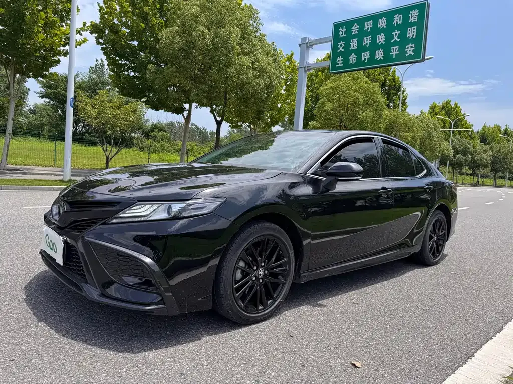 Toyota Camry — фото 10