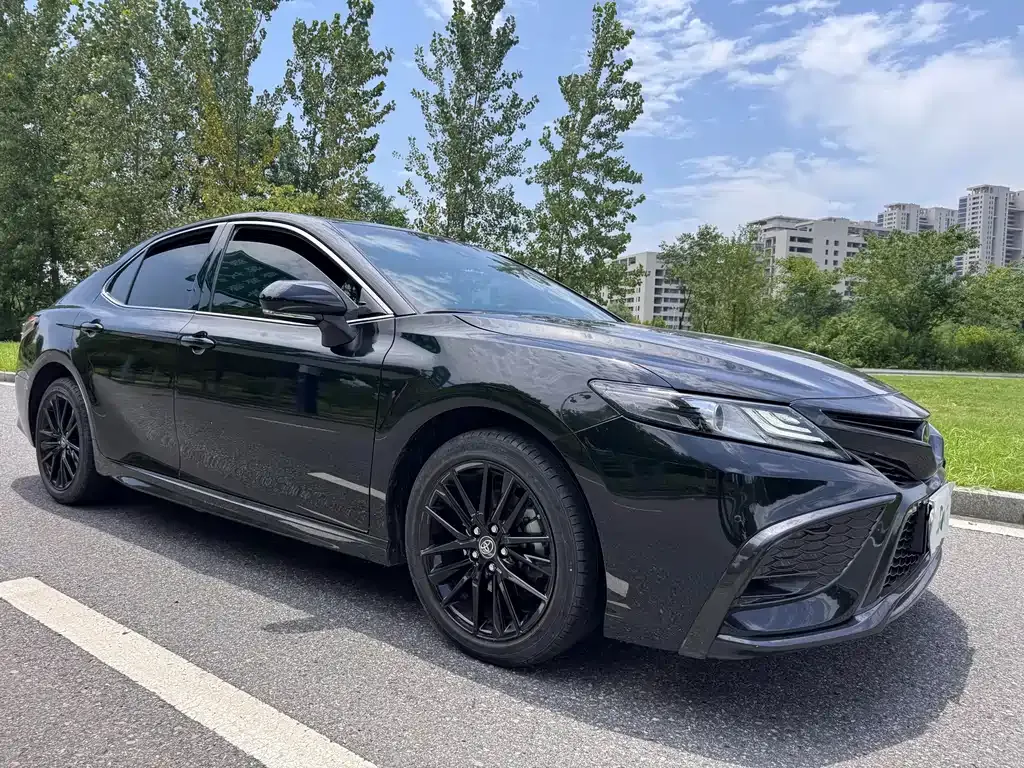 Toyota Camry — фото 8
