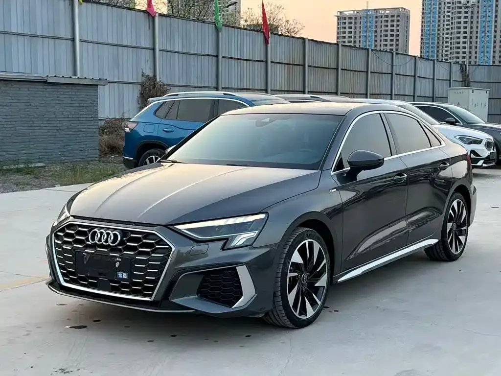 Audi A3 — фото 1
