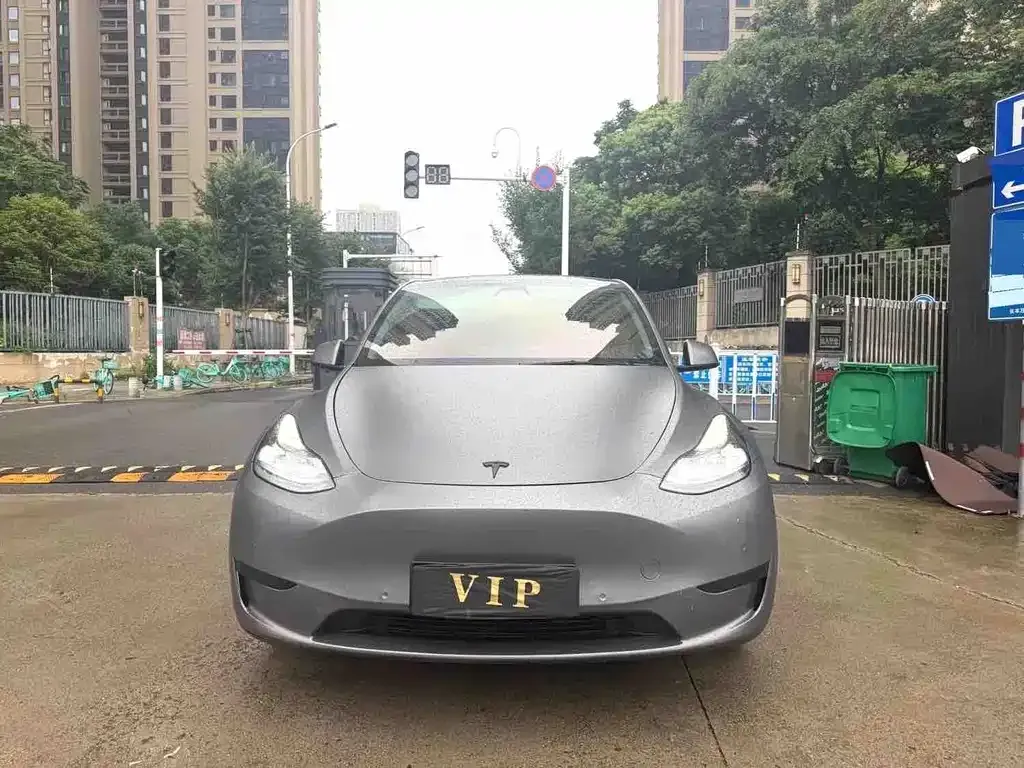 Tesla Model Y — фото 4