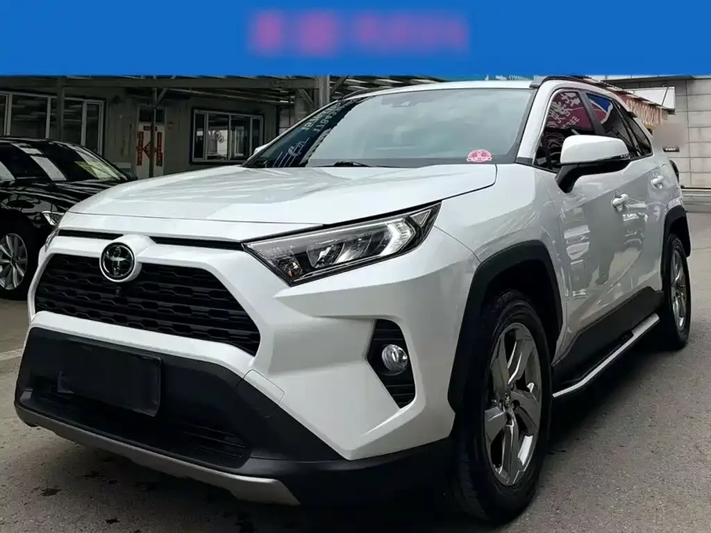 Toyota RAV4 — фото 1