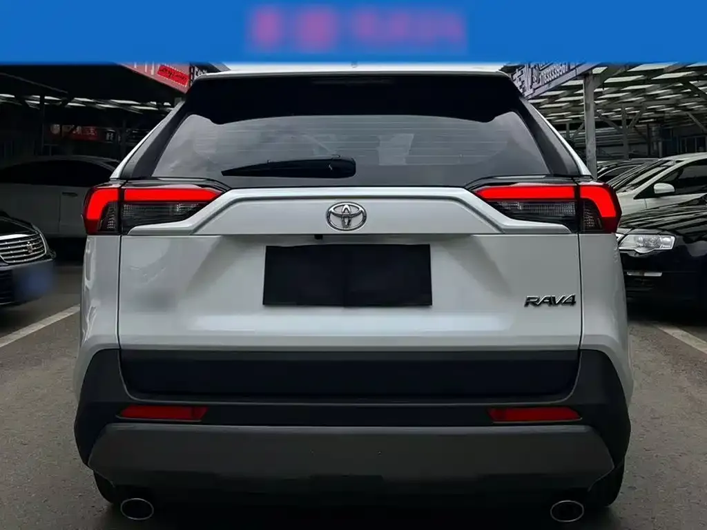 Toyota RAV4 — фото 6