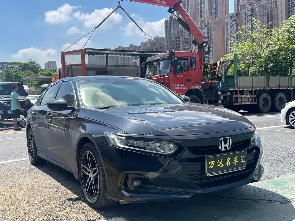 Honda Accord — фото 9