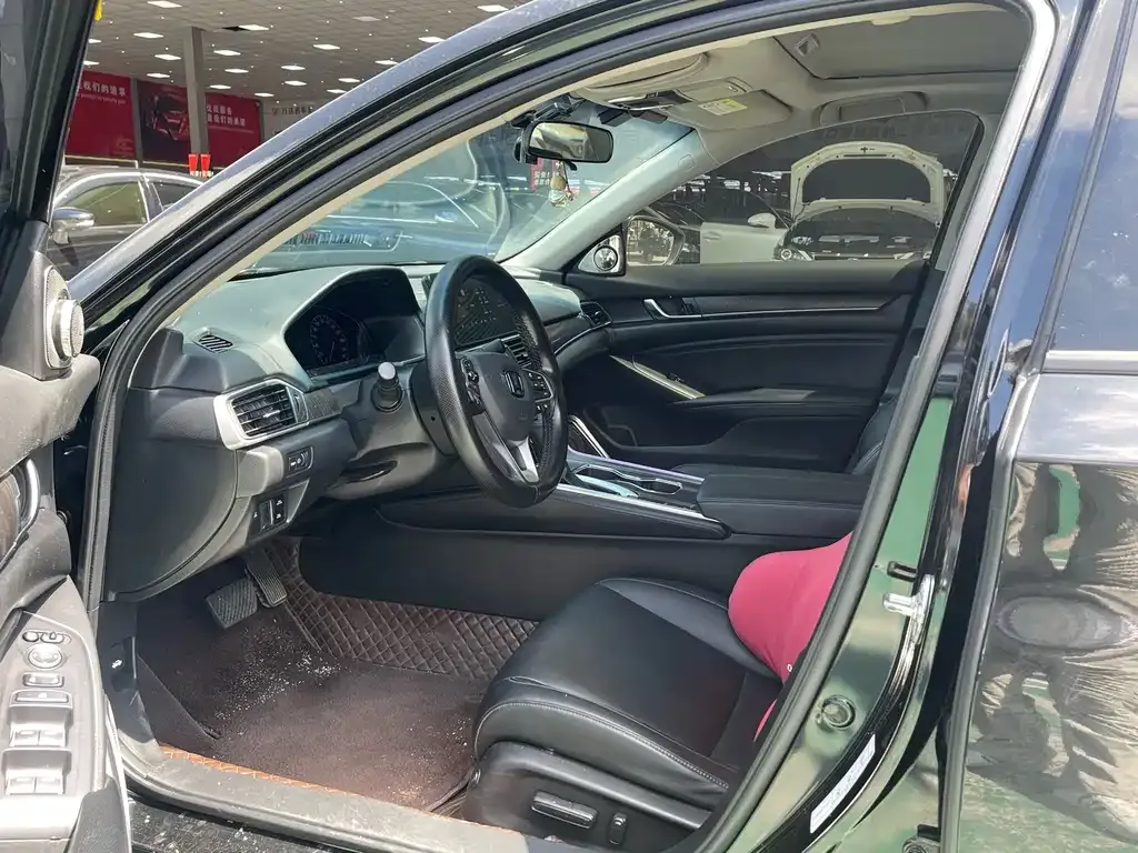 Honda Accord — фото 7