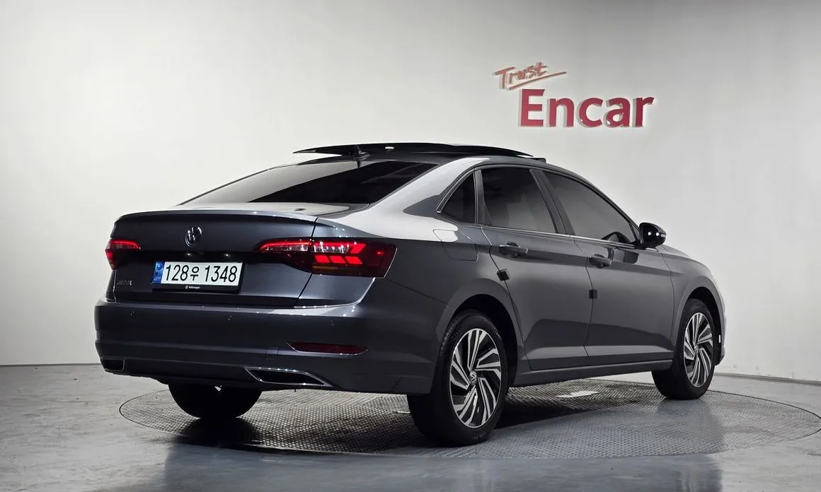 Volkswagen Jetta — фото 6