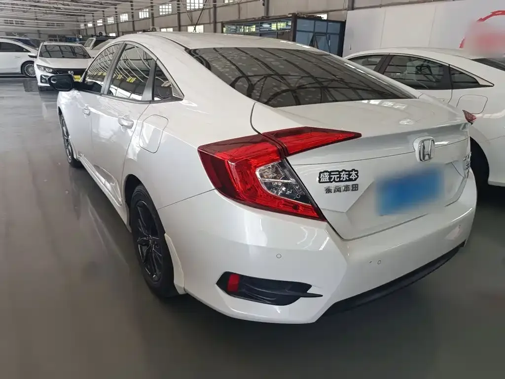 Honda Civic — фото 6
