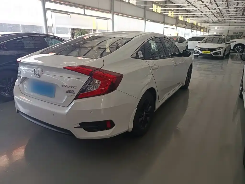 Honda Civic — фото 4
