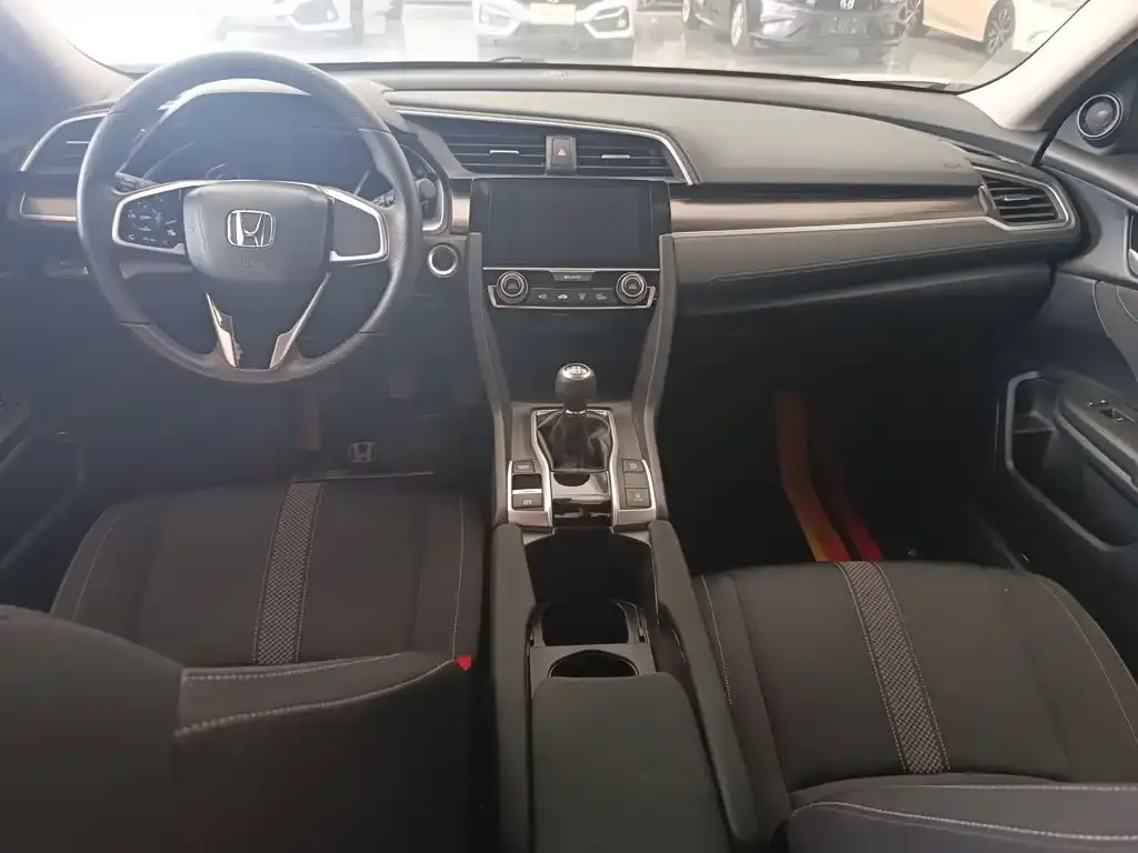 Honda Civic — фото 5