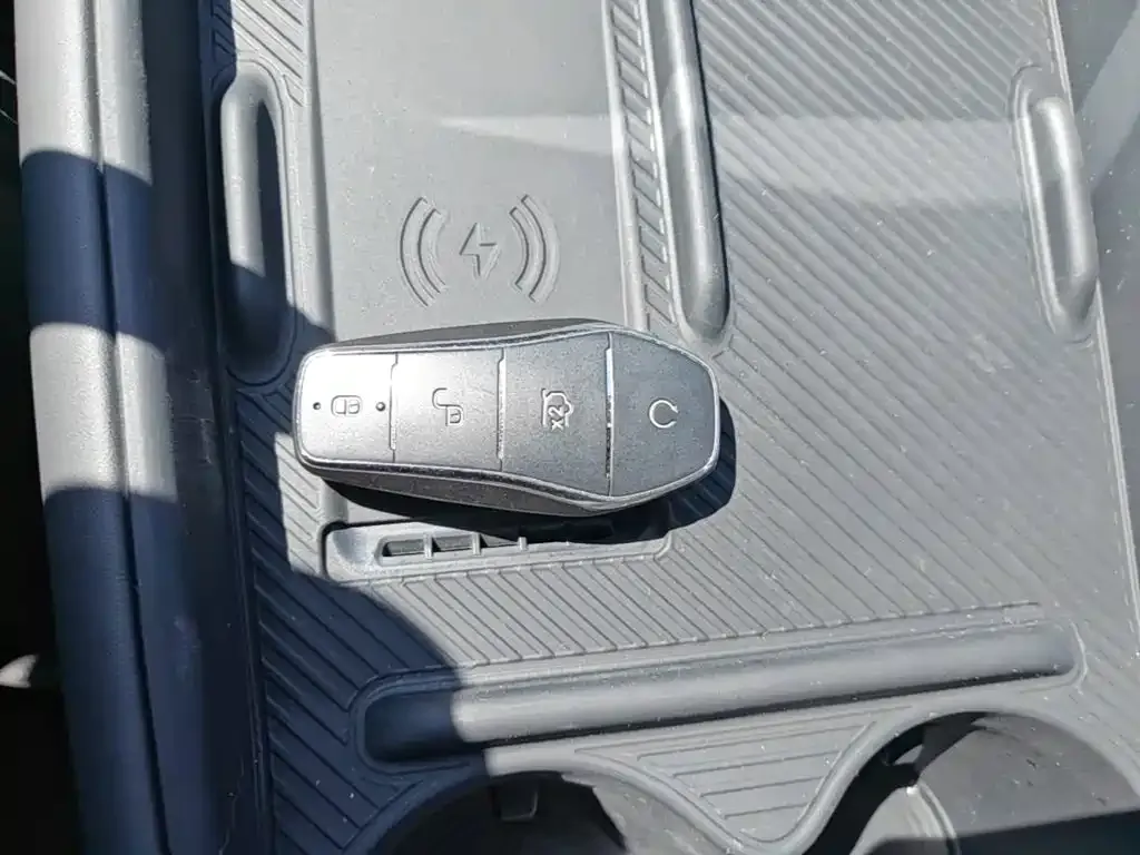 BYD Hiace 05 EV — фото 4