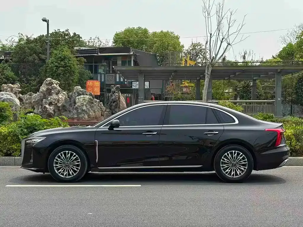 Hongqi H5 — фото 6