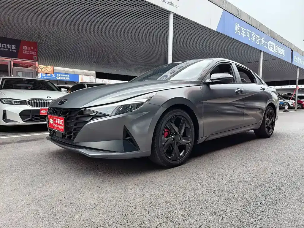 Hyundai Elantra — фото 1