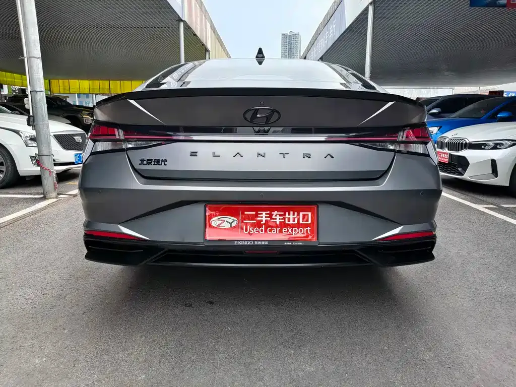 Hyundai Elantra — фото 3