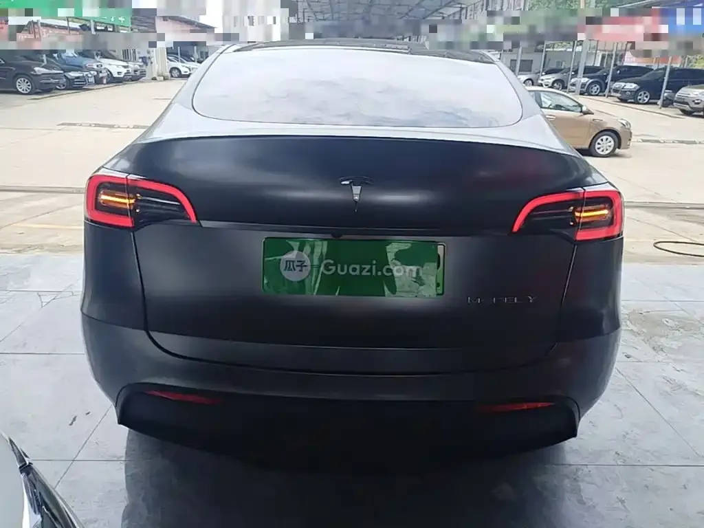 Tesla Model Y — фото 8