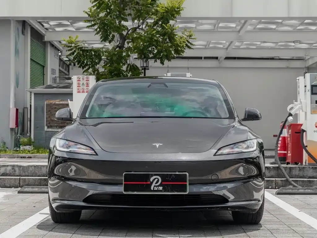 Tesla Model 3 — фото 6