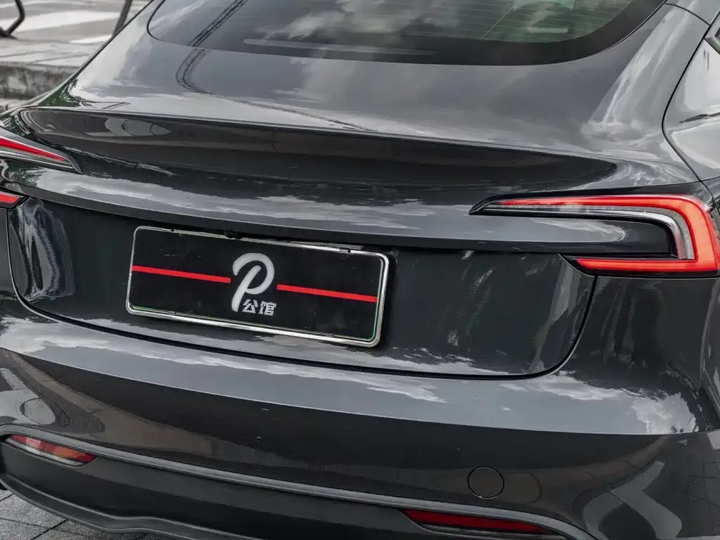 Tesla Model 3 — фото 5