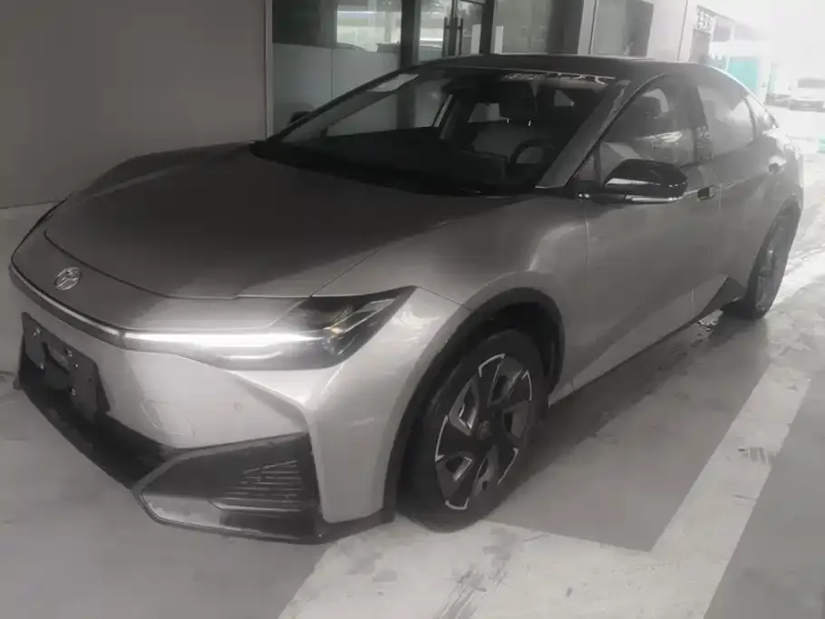 Toyota bZ3 — фото 1