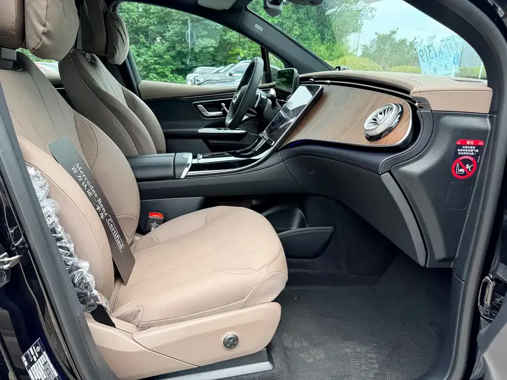 Mercedes-Benz EQE SUV — фото 2