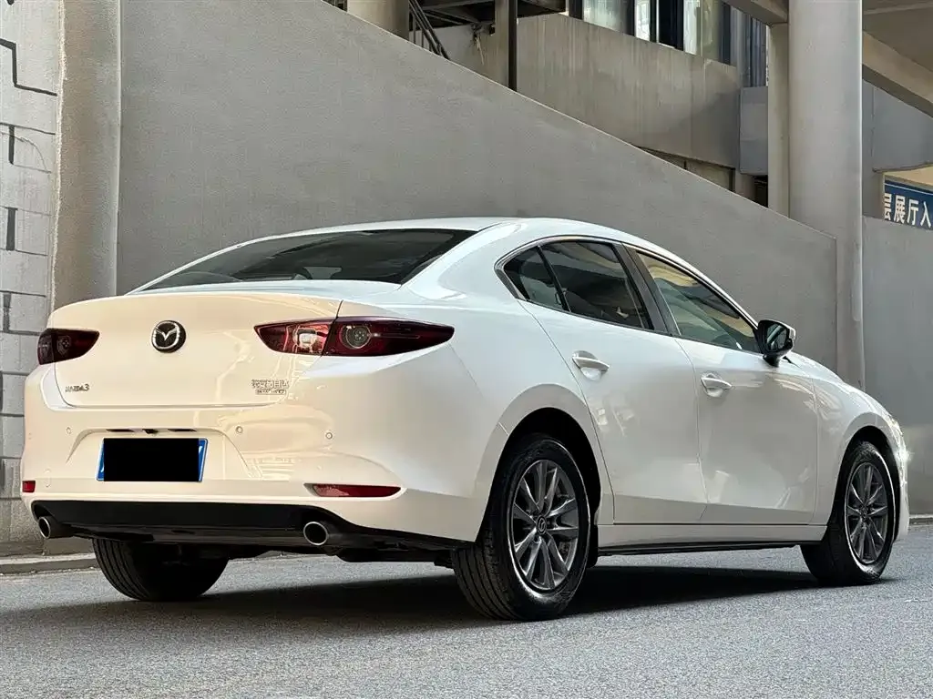 Mazda 3 Axela — фото 10