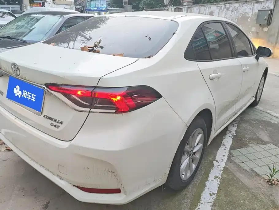 Toyota Corolla — фото 10