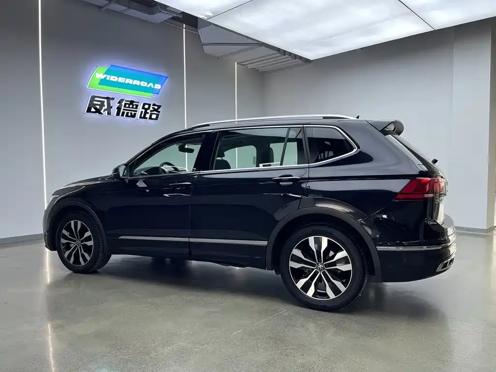 Volkswagen Tiguan L — фото 7