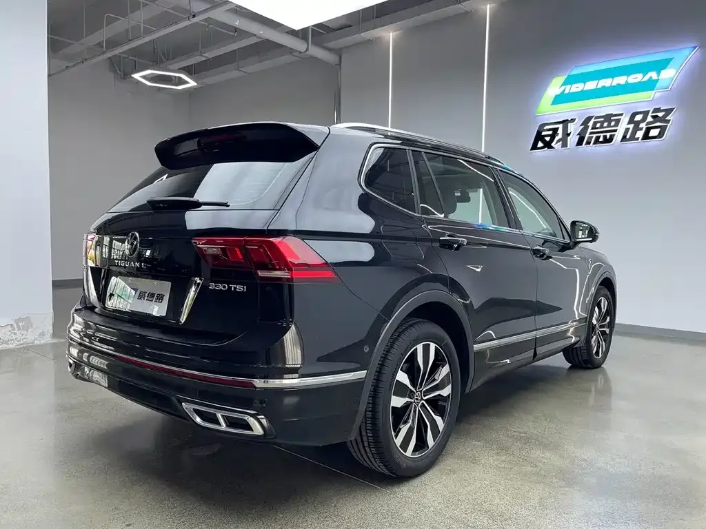 Volkswagen Tiguan L — фото 10