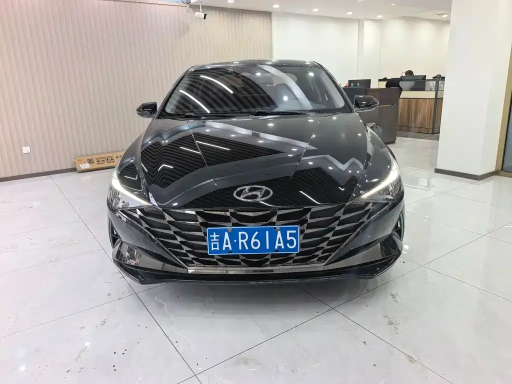 Hyundai Elantra — фото 8