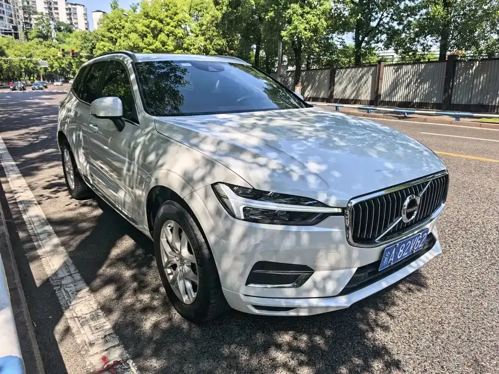 Volvo XC60 — фото 4