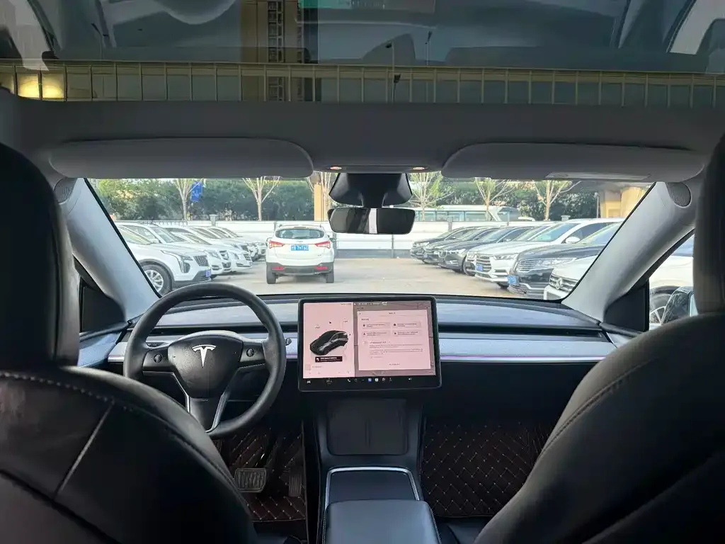 Tesla Model Y — фото 3