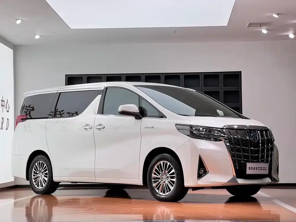 Toyota Alphard — фото 8