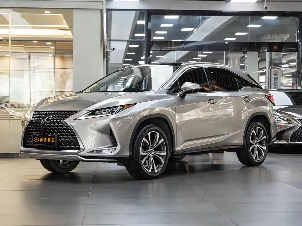 Lexus RX — фото 1