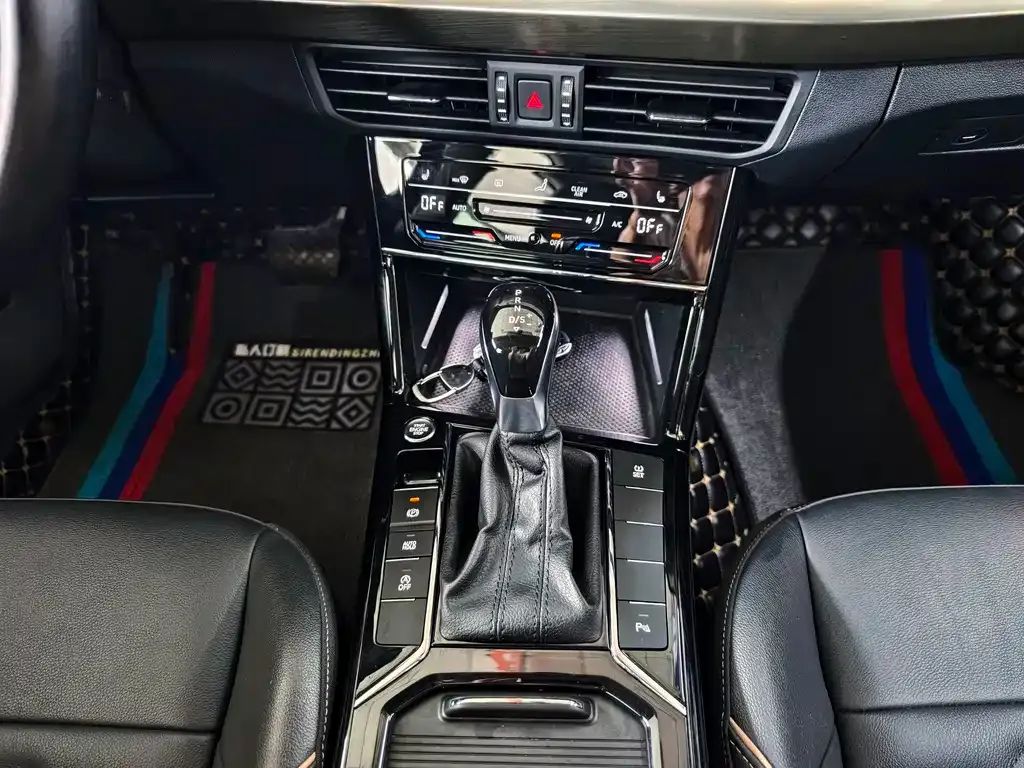 Volkswagen Passat — фото 10