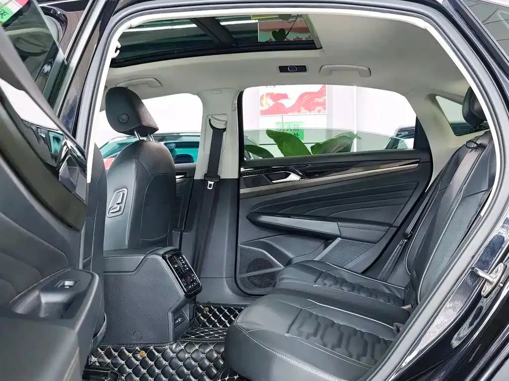 Volkswagen Passat — фото 2