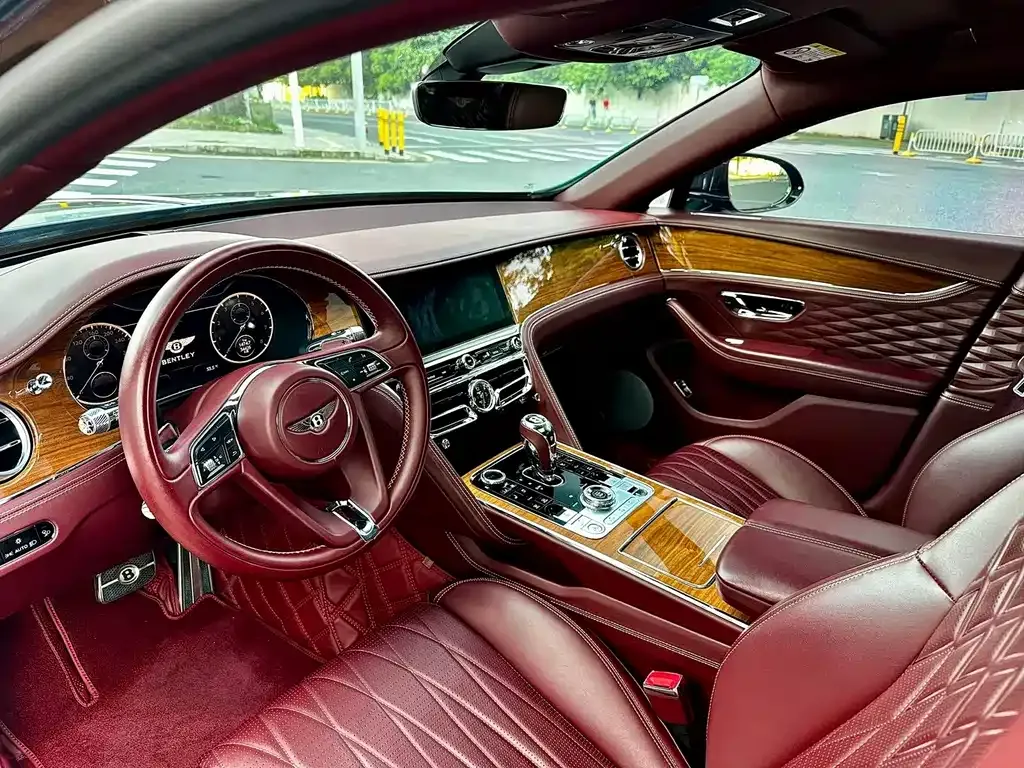 Bentley Flying Spur — фото 5