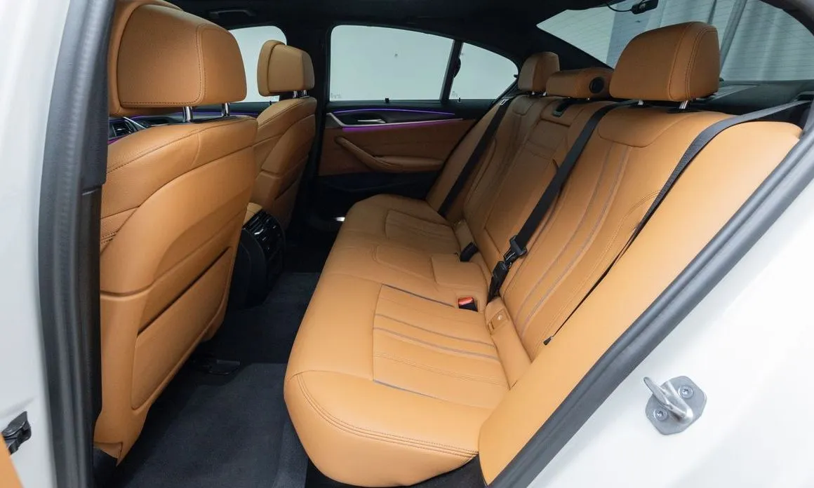 BMW 5-Series 2023 из KR, фото 9