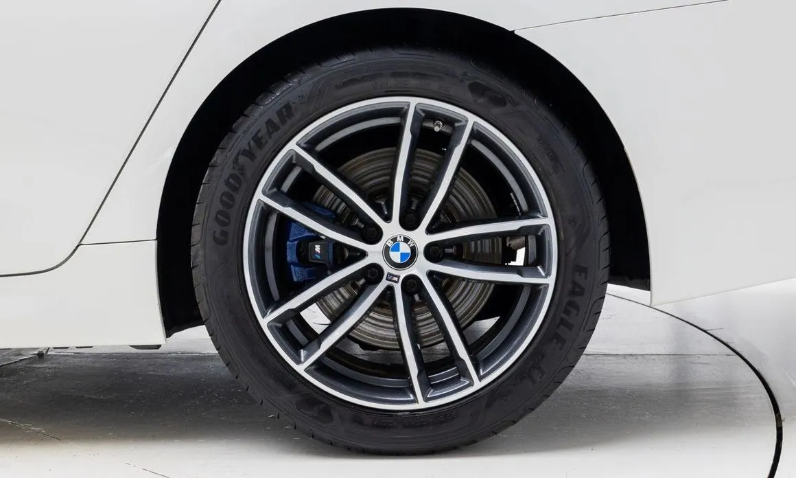 BMW 5-Series 2023 из KR, фото 10