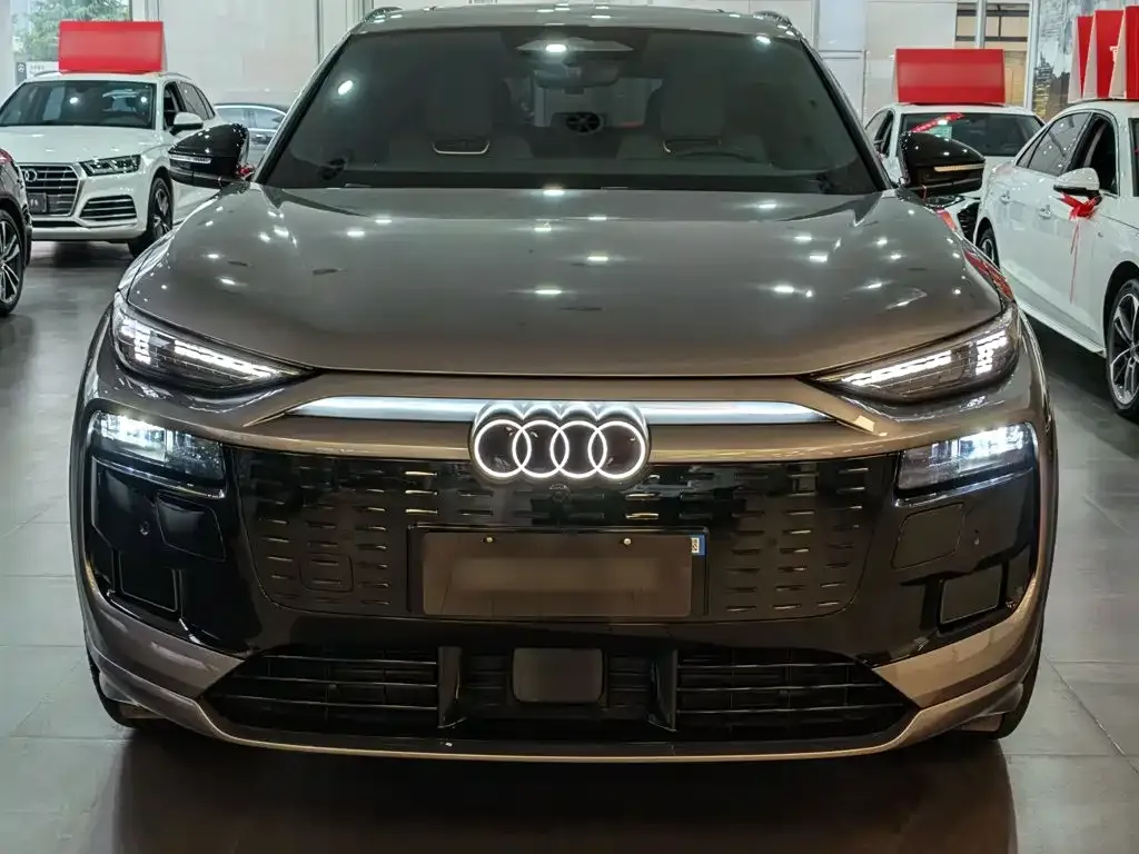 Audi Q6L e-tron — фото 7