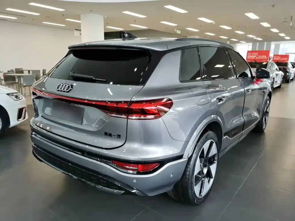 Audi Q6L e-tron — фото 9