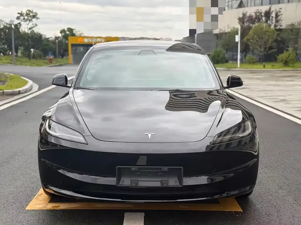 Tesla Model 3 — фото 2
