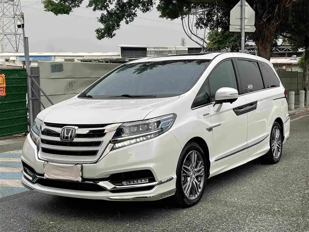 Honda Elysion — фото 1