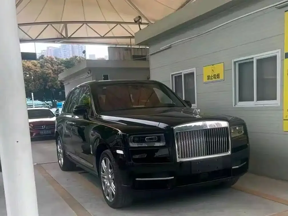 Rolls-Royce Cullinan — фото 1