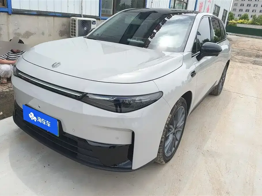 Leapmotor C10